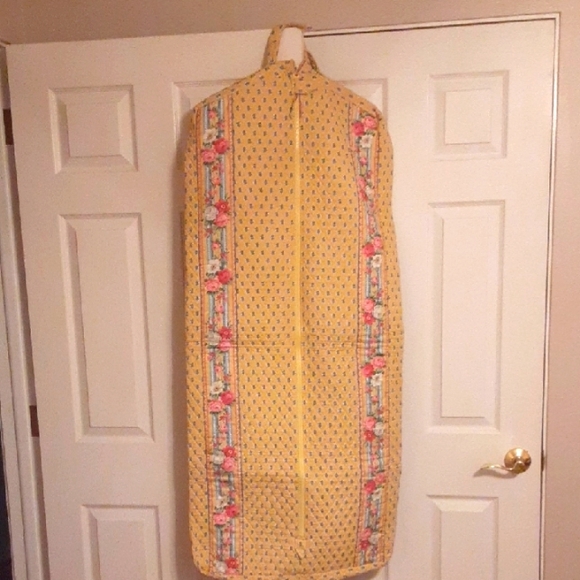 Retired-Spring 1997 Vera BRADLEY- Elizabeth Garment Bag